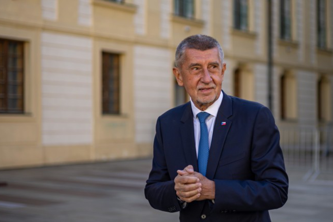 Андрей Бабиш: Чехия няма да дарява на Украйна самолети против дронове